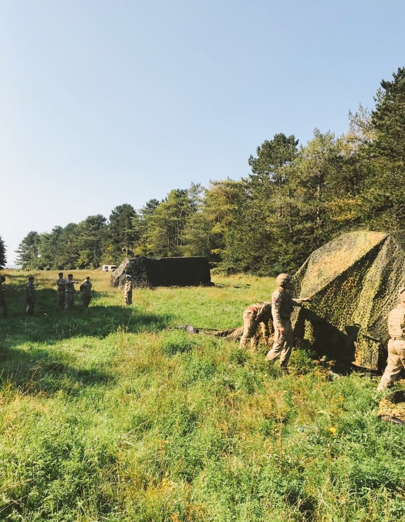 MLRS L3 and L4 courses have deployed on Ex SOLOMON SHROUD. Putting into practice the application of concealment and survivability. #MondayMotivaton #survive #youcantseeme @Commandant_RSA <a href="/26Regiment_RA/">26 Regiment RA</a> @1_brigade