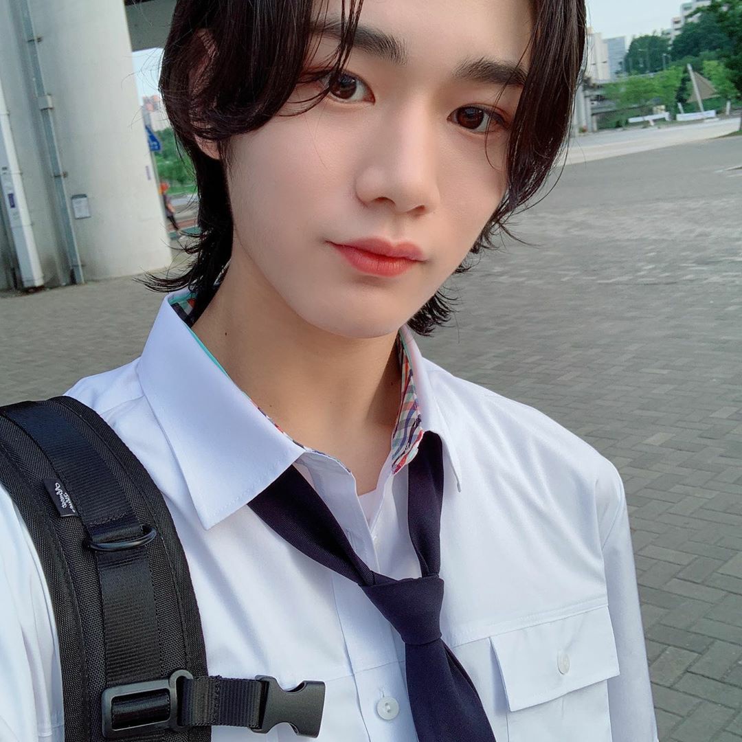 DKB_Spain's tweet photo. [TRAD]
200914 | INSTAGRAM ✨ @OFFICIAL.DKB 
[#LUNE] ¿Alguien ha venido a pasear después de la escuela?❣
⠀⠀⠀⠀⠀⠀⠀⠀⠀⠀⠀⠀
#다크비 #DKB
#LOVE #오늘도여전히 #Still
#룬 #LUNE
#뮤직브로 #Mubro #CF
#BB https://t.co/sJG9g59ql6