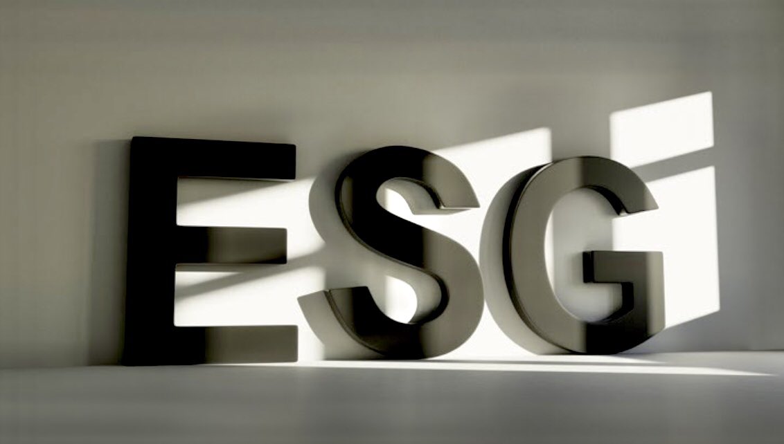 richardhowitt's tweet photo. Change is happening. Investors are themselves subject to far greater scrutiny for their #ESG performance. We are approaching an era of going ‘beyond ESG’, with a new focus on #impactinvestment. See my article for @edie: https://t.co/fkvTHLZevg #SusFinEU #SRI #impinv #investment https://t.co/hXywAcEL6D