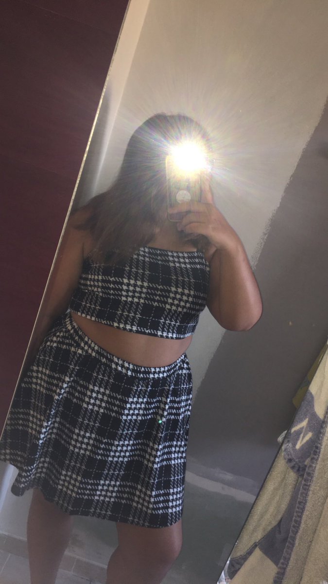GossipRoomOff's tweet photo. Aujourd’hui en ce #lundi14septembre des milliers de jeunes filles ont décidé partout en France de porter : jupes, décolletés, crop top ou maquillage qualifié "d’indescent" afin d’affirmer leur liberté face aux jugements et actes sexistes. 🙅🏻‍♀️🙅🏼‍♀️🙅🏾‍♀️ https://t.co/n6TrlRkvHe