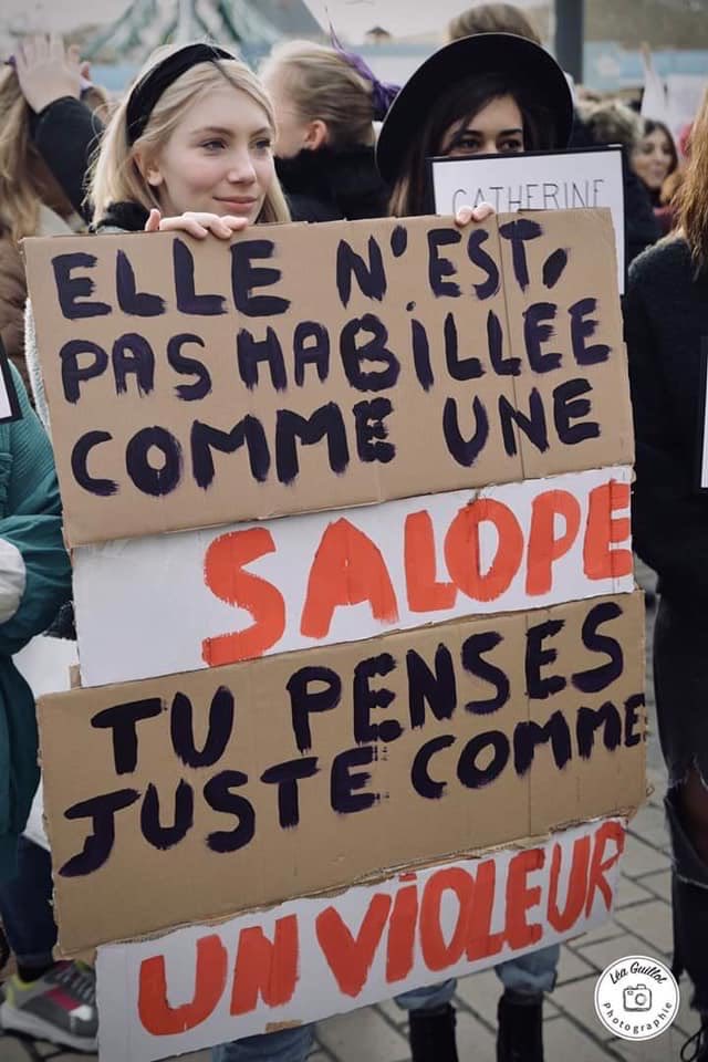 Aujourd’hui en ce #lundi14septembre des milliers de jeunes filles ont décidé partout en France de porter : jupes, décolletés, crop top ou maquillage qualifié "d’indescent" afin d’affirmer leur liberté face aux jugements et actes sexistes. 🙅🏻‍♀️🙅🏼‍♀️🙅🏾‍♀️