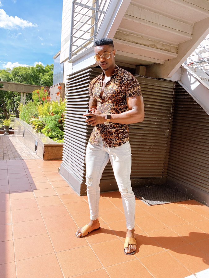 MatopeNigell's tweet photo. Reading that your high school classmate won Outstanding Male Model 2020 at the Glamour awards. 6 years at Churchill Boys eating Gwej gets you this 😂Well done Ol boy, to more success 🥂. 

P.S Rayrae is also good with a Pencil in hand🤷🏾‍♂️

@janjamzim
@rayrae339
#Bulldog4Life https://t.co/TG81PRUvPW