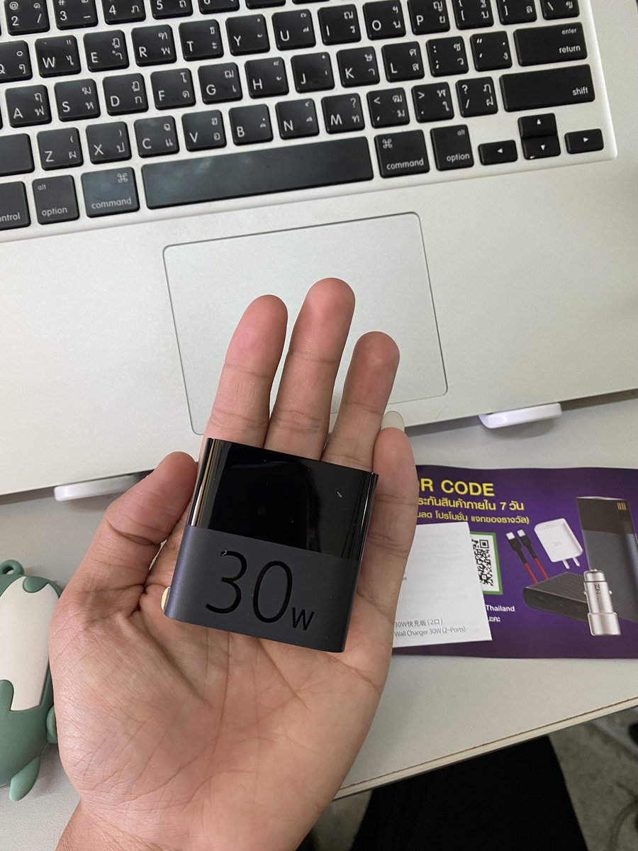 oishi19_'s tweet photo. Zmi 30W Charger อันนี้ดีมาก รองรับฟีเจอร์ชาร์จเร็ว PD มีขนาดใหญ่กว่า ที่ชาร์จ 10W ของ iPad mini นิดนึง แต่มีช่อง Type-C และ Type-A อย่างละ 1 ช่อง พกพาได้ง่าย ขาปลั๊กพับเก็บได้ด้วย #AppleHowtoTH
พิกัด //https://t.co/DNQL764sxa https://t.co/GSzEqQu9Un