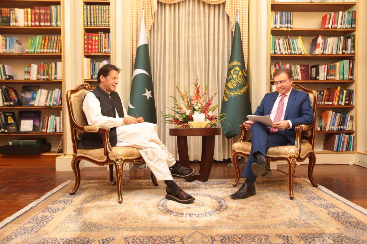 MoeedNj's tweet photo. PM Imran Khan thinks that criminals like the “Motorway Rapists” should be hanged at public squares; watch an explosive discussion with PM Imran Khan, in Hard Talk Pakistan, 92 News, 8.03pm tonight https://t.co/ShiNzx3QTU