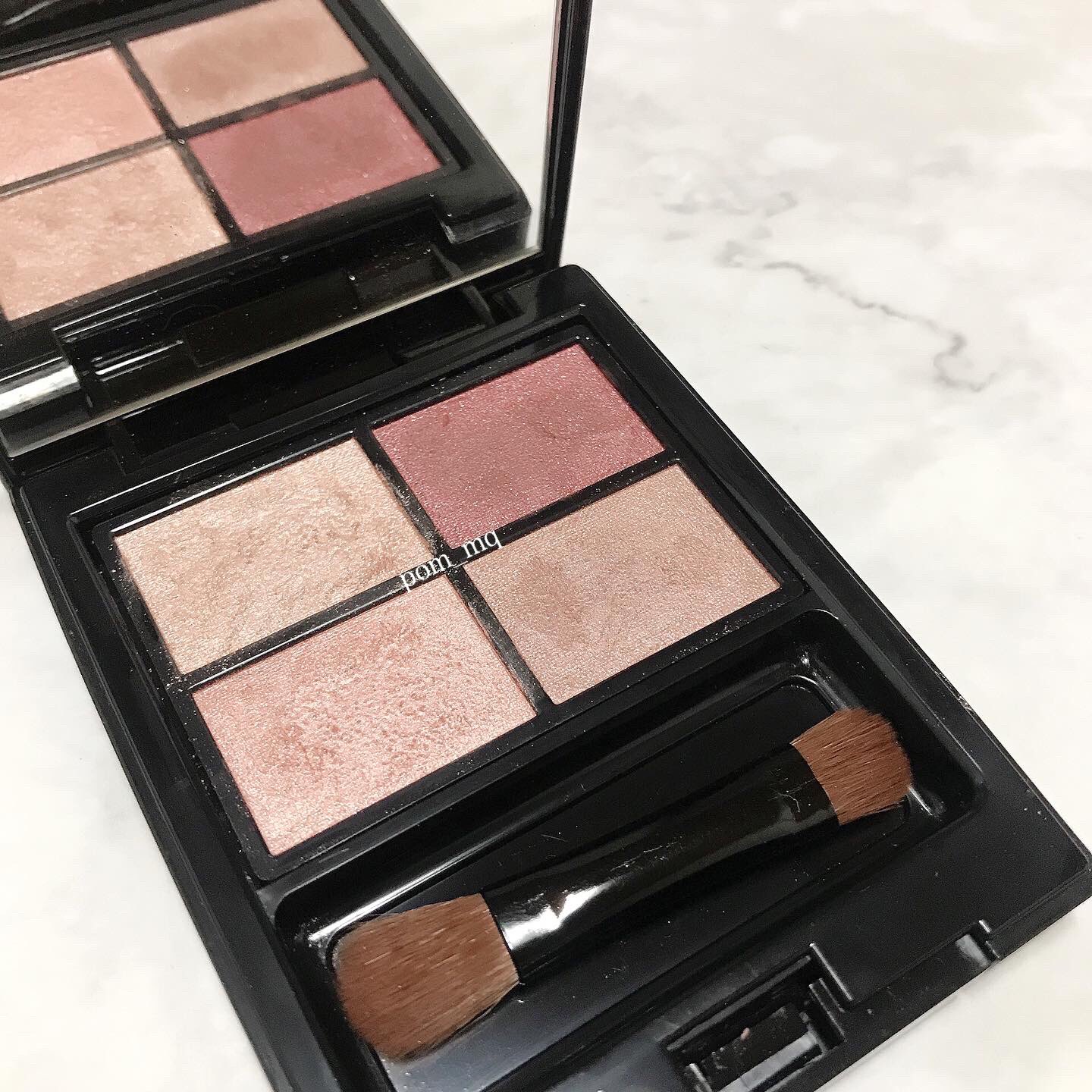 みみ Etvos ミネラルクラッシィシャドー ロゼブラウン 可愛らしさと華やかさと色気が出るアイシャドウ アイライナーは ヴィセリシェ カラーインパクト リキッドライナー Rd440 バーガンディ