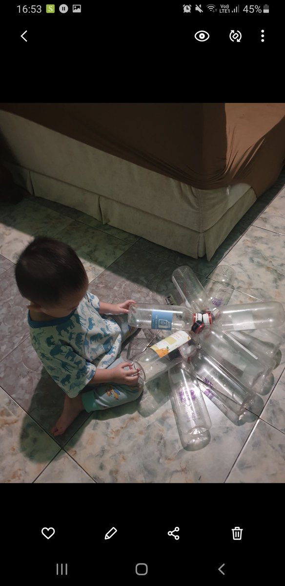 lia_ndan's tweet photo. @tokopedia bayi: ibu ku beli minuman terus bkn beli popok aku.. ibu: tenang nak jajan minuman nya murah bgdd kok kan beli di TokpedNyam 😁 @TokopediaCare #TokopediaNYAM https://t.co/NkZd0U4fbm