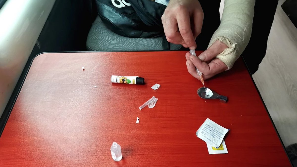 Inside Glasgow's Safer Drug Consumption Van bit.ly/2Rpfqip