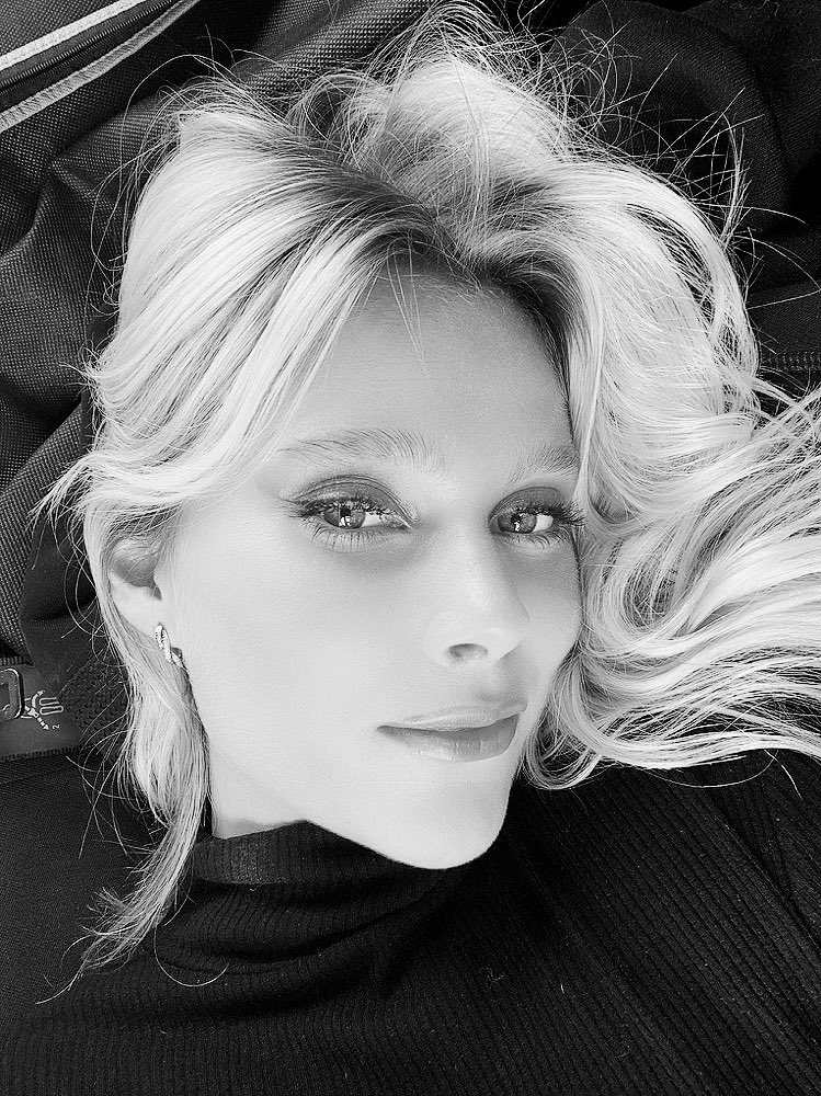 thefateofbarb's tweet photo. No se ustedes pero yo amo estas selfies random❣️ https://t.co/Wfz4sBjZ00