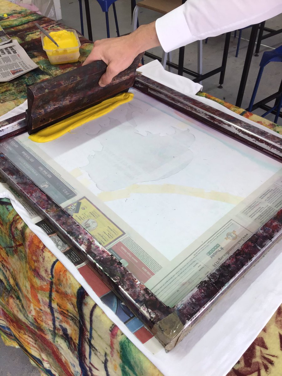 DunottarArt's tweet image. Morning Screen Printing with Harvey #firstlayer #dunottarart #thedifferenceisdunottar