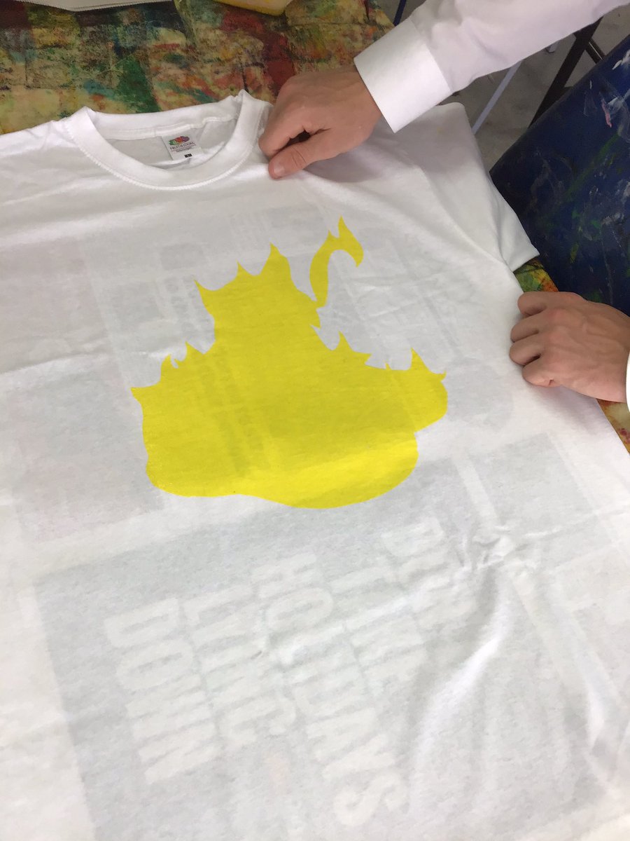 DunottarArt's tweet image. Morning Screen Printing with Harvey #firstlayer #dunottarart #thedifferenceisdunottar