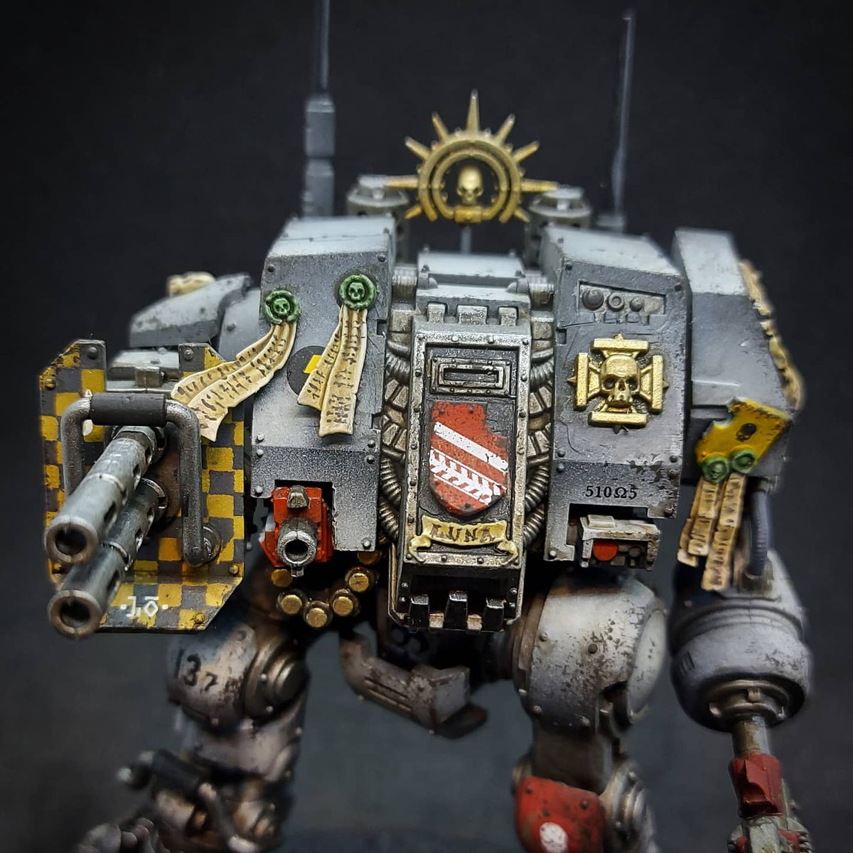 BDali21247075's tweet photo. More images of the finished Dreadnought. I'm really happy with how this one turned out. It was a kitbash of an Invictor suit, and a BA Dreadnought. #PaintingWarhammer #WarhammerCommunity #Warhammer40k #SpaceMarines #Dreadnought https://t.co/DTSiGQVkWQ