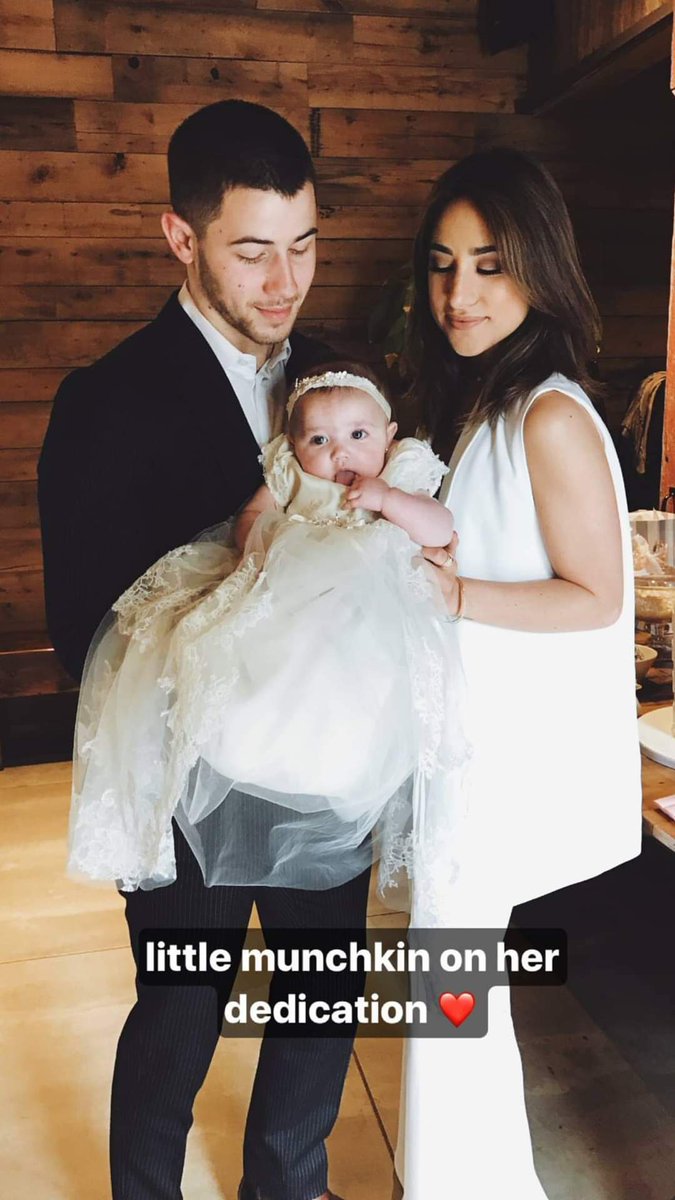 sandra_gidoti's tweet photo. Day 14
Nick with his god daughter
#16daysofnickjonas https://t.co/Mqh600sQjd