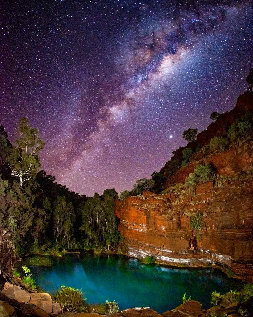 You'll be treated to a light show of truly cosmic proportions in the @ausnorthwest 🤩
IG/naomirosephoto captured this magical moment when visiting #DalesGorge in @WestAustralia's second-largest national park, #KarijiniNationalPark.
#seeaustralia #thisiswa #australiasnorthwest https://t.co/sziQdoTZ9D