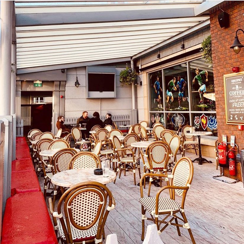 Another beautiful day to enjoy drinks & lunch on our sunny outdoor terrace ☀️ Open from 12pm all week. #Sunshine #Dublin4 #OutdoorTerrace