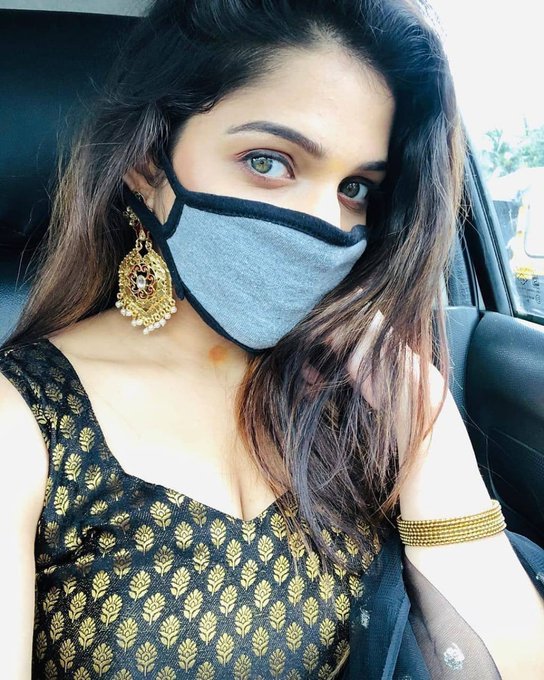 JaiReddit's tweet photo. Hit the ❤️ To reaveal My face 🥰

@SuperSunnyTwitz @sunny1_d @luckysi1599 @X_sanamre1 @Handsome_khan07 @ZainHadi007 @preet_shergill_ @SameerLove120  @kamli_j
@sw_ee_ty1 @Noor_07p @RaniMehakTS @Randy_Ruchika @lipakshi_kapoor @sluty_nihu @rahul99369936 @JuttniBae @Laiba__143 https://t.co/VCGHox8Wzw