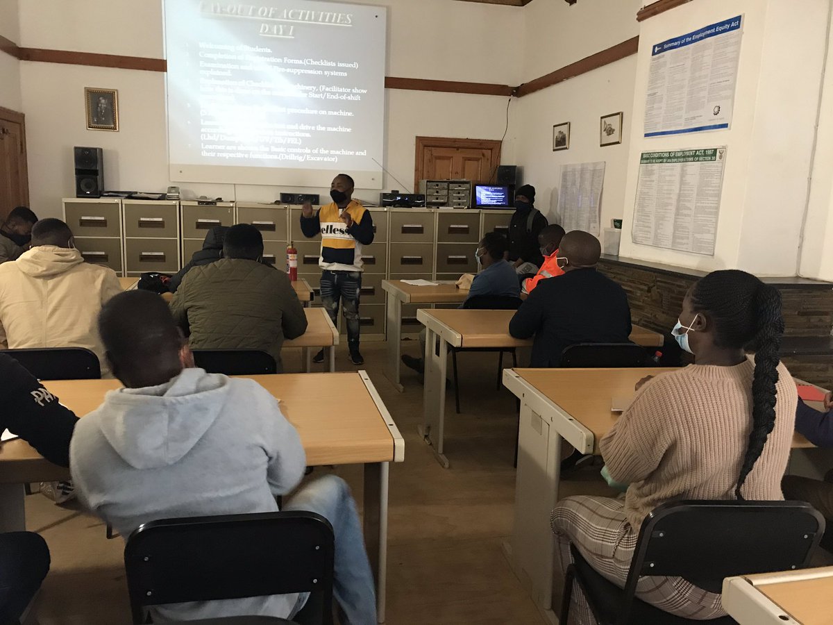 DillionTraining's tweet photo. We believe in giving everyone the opportunity to explore life, get skilled and be employable. https://t.co/YlzdOMHdpH