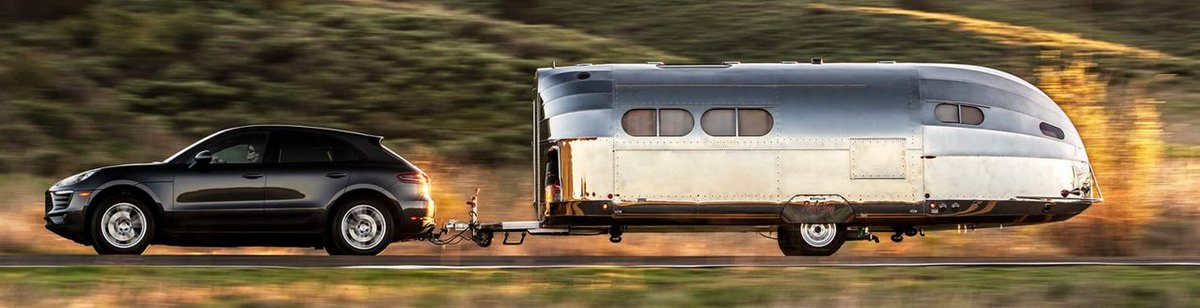 Almost looks like an Airstream, but it’s actually the Bowlus Road Chief, the first aluminum travel trailer and the first to adopt an Art Moderne aesthetic.
ow.ly/PFyy50BpC25
#BowlusRoadChief #RVDesign