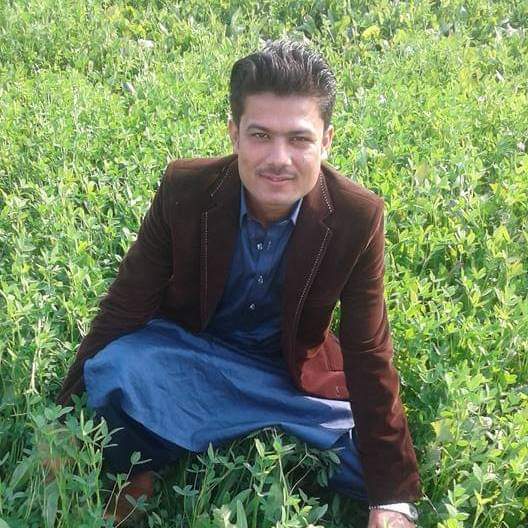 JawadKalhoro13's tweet photo. سنڌي نوجوان تنوير ترڪ جيڪو گذريل 72 ڪلاڪن کان غم آھي اصل مورو شھر جو رھواسي آھي تمام سنڌي ڀائرن کي ھن نوجوان لا ٽوئيٽر ٽرينڊ ۾ حصو وٺن 
@ImranKhanPTI 
@ShireenMazari1 
@UdarOfficial 
@sardarshah1 
@MuradSaeedPTI 
@SHABAZGIL 
@MushtaqSarki 
#ReleaseTanveerturk https://t.co/6oM8TFqTbh