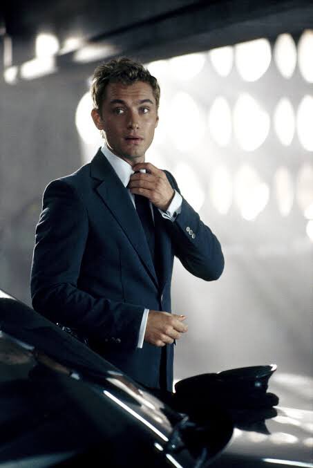 62) Jude Law