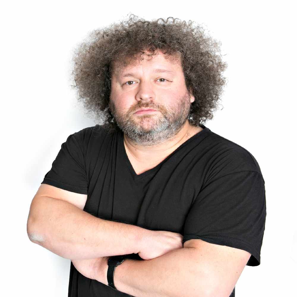 ExpressFM's tweet photo. ON AIR: @DanOgus1 hosts 'Scattering The Roots' until 11pm. This week's #show features a special tribute to the late Singer / Songwriter Ron Trueman-Border, as well as #music from @niallkelly, @ElaineLennonMu1, @sadieandjay, @BethDeBacci and many more! #Folk #Roots #Blues #Etc https://t.co/3P6mm3T243