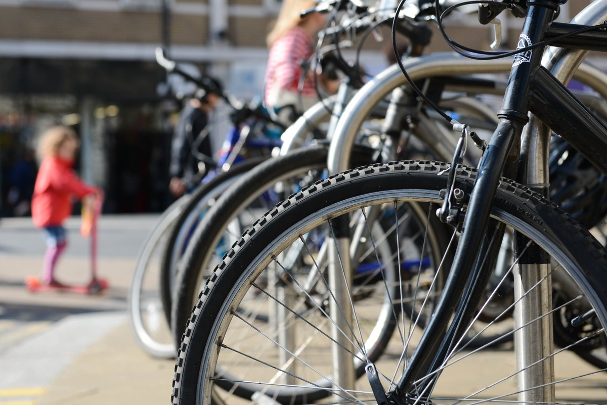 Get your bike checked and get free basic repairs or advice, during the Dr Bike Maintenance Session tomorrow in Wimbledon Town Centre! From 2pm – 6pm, head to the junction of The Broadway and Queens Road to give your bike some TLC! 🚴‍♂️🔧#LoveLocal #LoveWimbledon