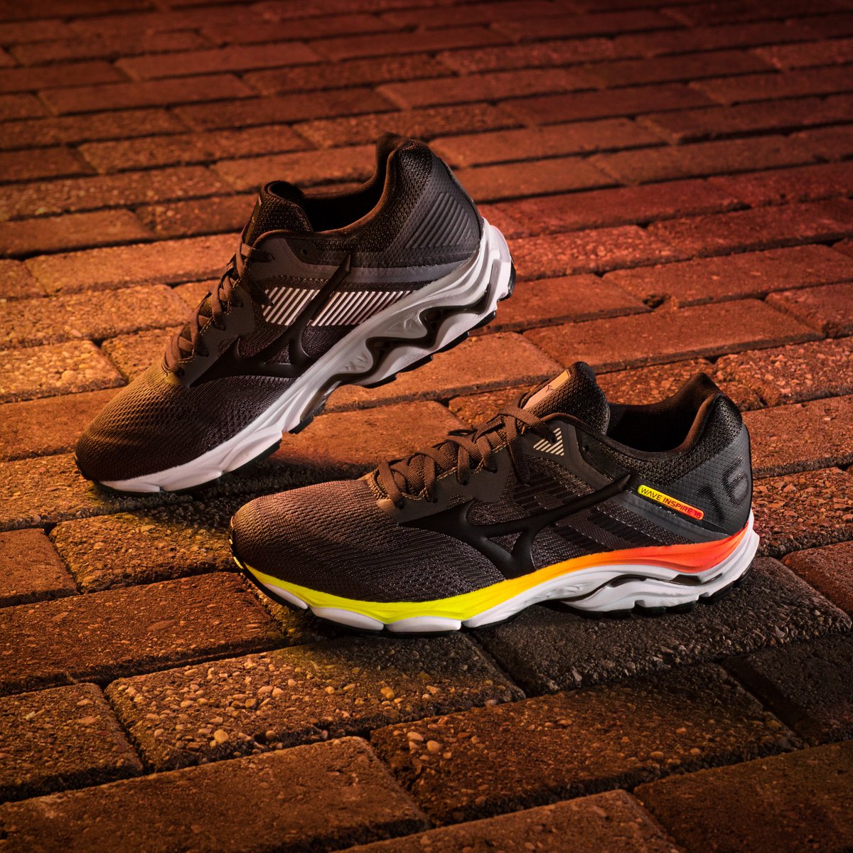 Un icono del entrenamiento diario 🔝 La nueva Wave Inspire 16 incorpora un upper de enginereed mesh sin costuras para ofrecerte máxima suavidad y transpirabilidad.
#Mizuno #MizunoRunning #Running #WaveInspire16 https://t.co/b0Up9YnjEu