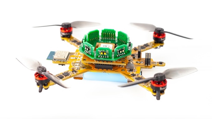 tinyML on tiny drones! ArduBee is a modular micro quadcopter platform based on <a href="/ST_World/">STMicroelectronics</a>'s STM32H743VIT6: bit.ly/3iAYsK8
