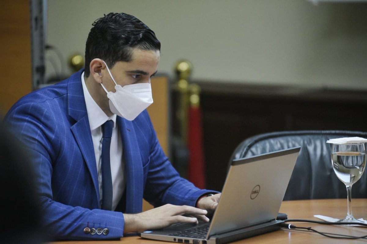 SaludPublicaRD's tweet photo. El #GabineteDeSalud se reunió para conocer los avances obtenidos en el Plan Nacional de Emergencia ante el COVID-19. Ademas, se pautó que todos los martes a las 9:00 a.m. el ministro @plutarcoariasmd ofrecerá una rueda de prensa en el C5i del @MDefensaRD. https://t.co/BhUeQtGVqS