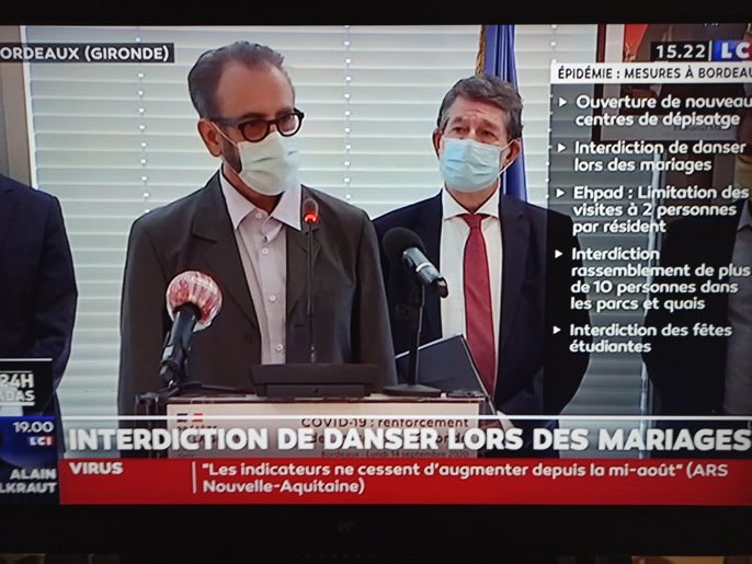 bachou42's tweet photo. A compter d’aujourd’hui toute chenille ou toute macarena sera passible de 135€ d’amende et 6 mois de prison avec sursis si recidive
@Ptitmay @LucileJrct @valtegal @clemencerouss12 @levieugoupil @yugnatco https://t.co/f4BO3QarUN