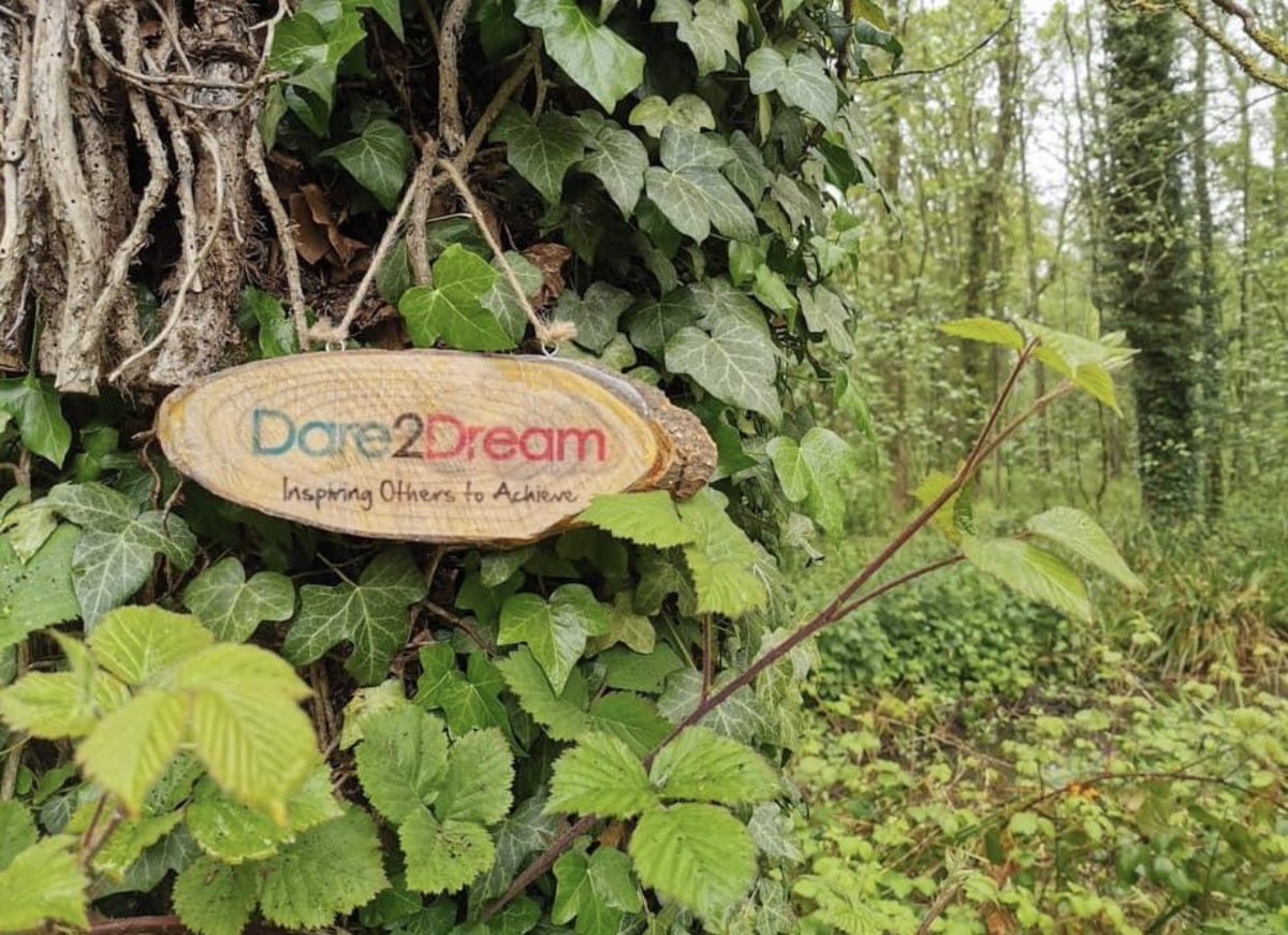 Dare2Dreamuk_'s tweet photo. 🌿🌳🌼☀️ We are very lucky to have such a beautiful base for our Outdoor Education courses 🌳☀️🌿🌼

As our tutors will testify, the young people we support thrive when engaged in outdoor learning

#AlternativeProvision #outdoored #SEMH #workrelated #City&amp;Guilds @coombeabbeypark https://t.co/Etn3Pqo5Nm