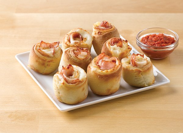 PapaJohnsVe's tweet photo. El acompañante ideal de tu pizza favorita🍕🍕., definitivamente es el HAM ROLL🍖🍖. Prueba ya esta ricura y sé parte de la felicidad que solo en Papa te podemos dar.🤤 #papajohns #pizza #jamon #hamroll #roll #acompañante #delicioso #riquisimo https://t.co/MHyR3XMkwV