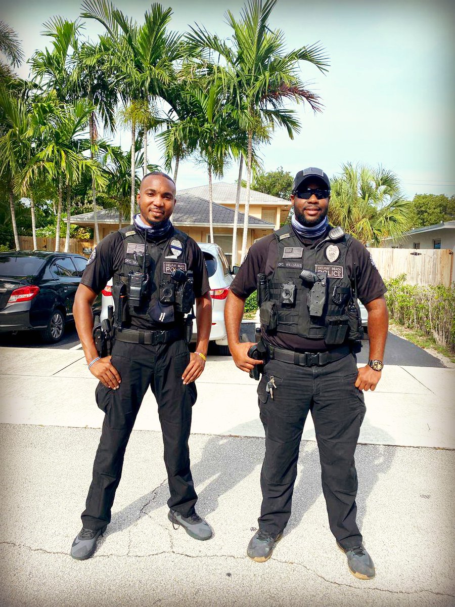 DelrayBeachPD's tweet photo. We spotted our Community Policing Unit cruising through Delray Beach looking for neighbors to connect with. No matter the time of day, these officers will greet you with a smile and stop to chat. They motivate us to be #OneDelrayOneCommunityOnePoliceDepartment #MondayMotivation https://t.co/fPZw2DAieG