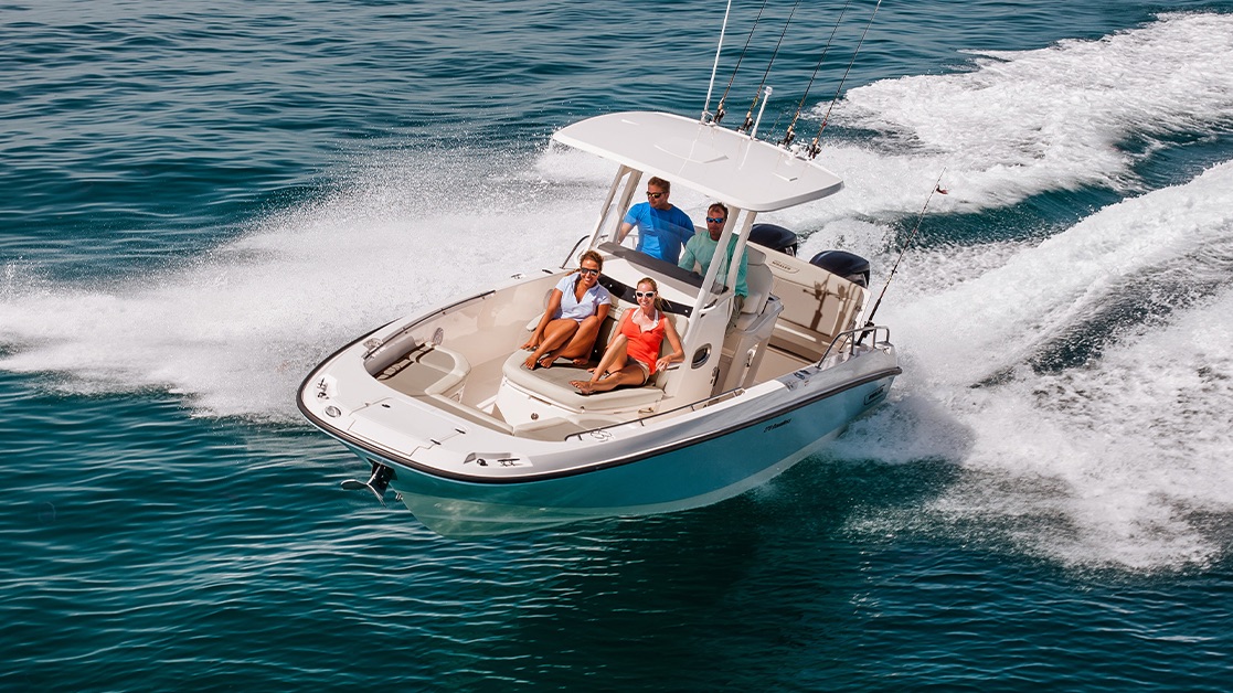 Boston_Whaler's tweet photo. Not only is our largest Dauntless versatile, smooth-riding and safe — it’s also incredibly comfortable. Our favorite seat is the forward lounge; what’s yours? #270dauntless #whalermodelmonday https://t.co/fgeNPUtuOD https://t.co/eVeYvyHlbH