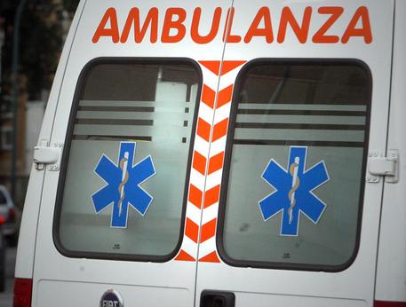 CalabriaPage's tweet photo. Autoarticolato precipita in scarpata, muore conducente 53enne nel reggino 
https://t.co/Q9JGTyeSLU

https://t.co/qs2y091d5D https://t.co/8C4imh12ON