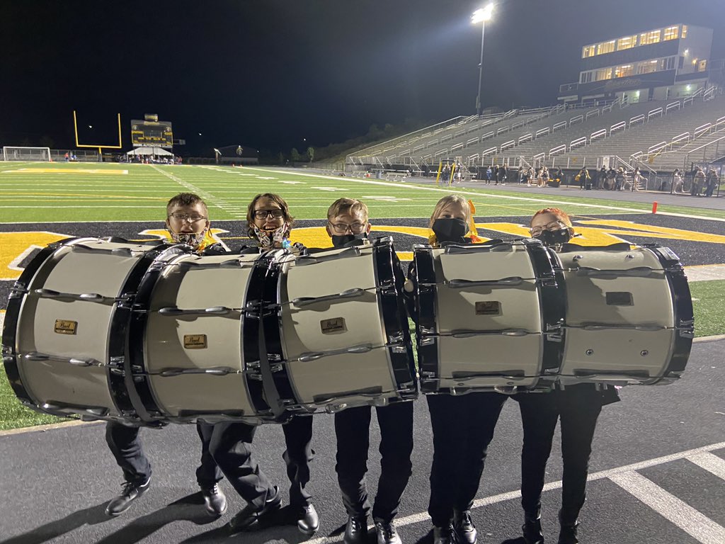 spartandline's tweet photo. Da boiz #firstgame #whereshuff #weplayedthebluemangroup #smuggledinapizza #welost https://t.co/nx0lbN5Qf8