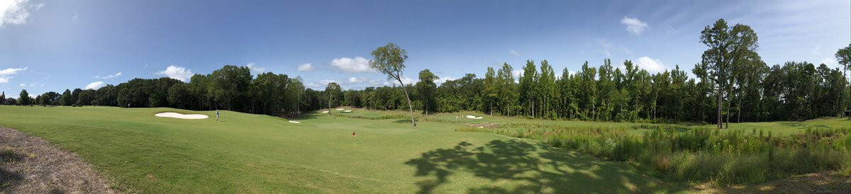 coachmalloy12's tweet photo. Morning practice from the best practice facility in the land!Some Monday’s are better than others!🙌🙌🎯⛳️🔴🔵 https://t.co/KWPslz8WFr