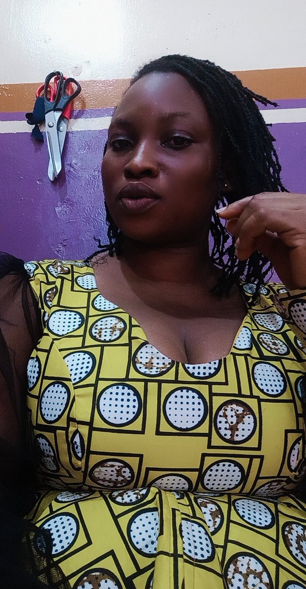 Oluwafu10809553's tweet photo. Accountant turn fashion designer
#Unusualdesigner
#unusualpeplumblouse
#usualme https://t.co/3KSCwiLlgd