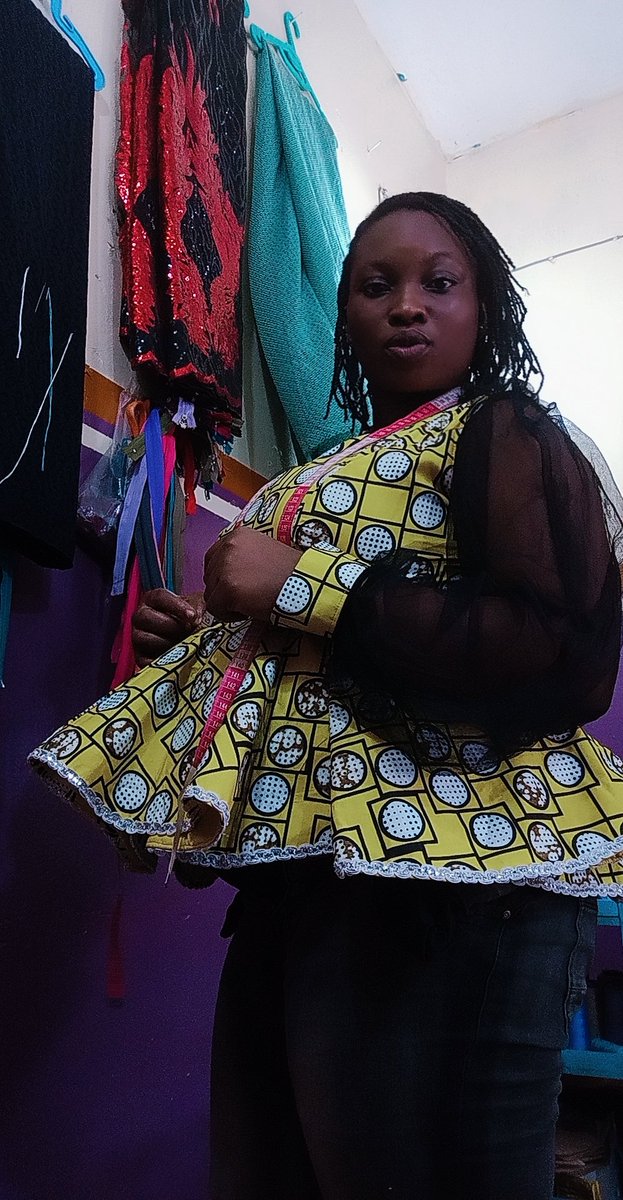 Oluwafu10809553's tweet photo. Accountant turn fashion designer
#Unusualdesigner
#unusualpeplumblouse
#usualme https://t.co/3KSCwiLlgd