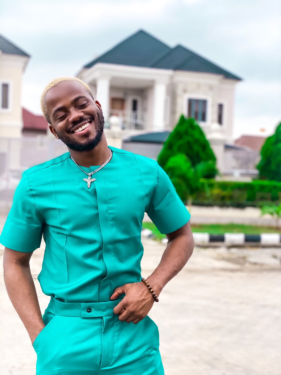 manmagng's tweet photo. @koredebello green!!! https://t.co/xauVPtK1r0
