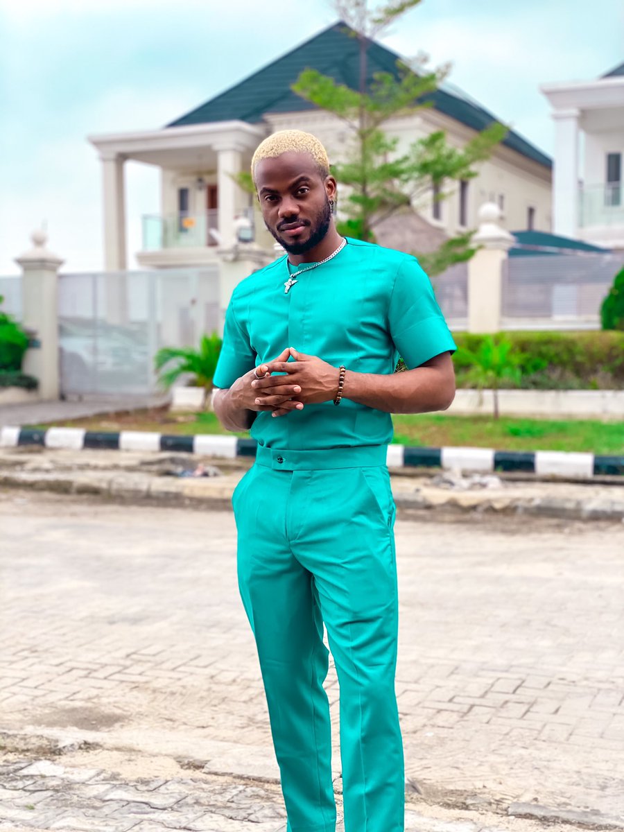 manmagng's tweet photo. @koredebello green!!! https://t.co/xauVPtK1r0