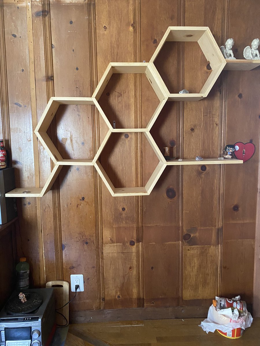 ariesmoon_x's tweet photo. Doing another boost for my family’s business so if y’all can RT and spread the word we would really appreciate it.  If anyone is interested in any of these pieces or something different please let me know! Located in the Bay Area IG: Deleon.woodwork https://t.co/7aTICdsZEd