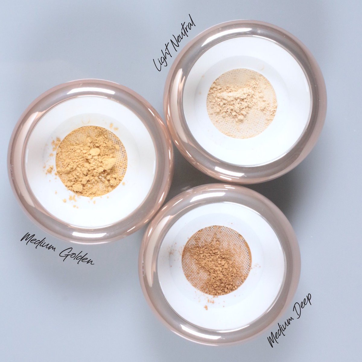El maquillaje perfecto siempre termina con el producto perfecto... PROfinale Setting Powder.

bettinacosmetics.com/product-catego…

Es traslúcido y lo consigues en tres tonalidades.

 #Bettina #BettinaCosmetics #makeup #settingpowder #finishingpowder #mua #onlinestore