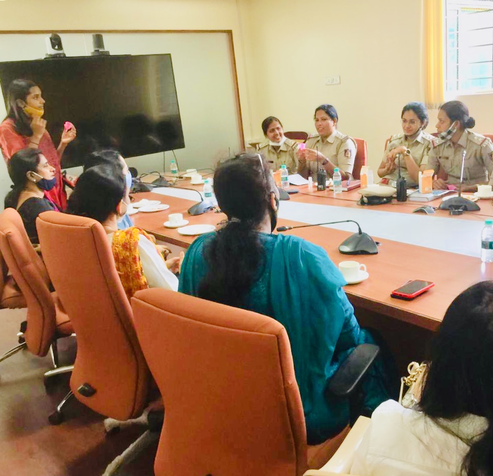 rutuproject's tweet photo. Met DCP Nisha James ma'am @bcpdcpadmn at @BlrCityPolice Commissioner's Office along with ten female inspectors who will be heading #SustainableMenstruation campaigns and the use of #MenstrualCups in their respective divisions. Hoping to see every policewoman using a cup! https://t.co/SrzRKSmQR5