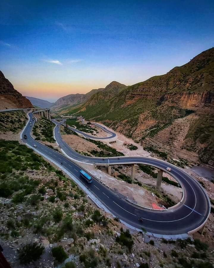 developingpak's tweet photo. Steel bridges on N-70 National Highway at Girdu Pass (Rakhi Gaj) between Fort Munro and D.G. Khan 

#GirduPass #RakhiGaj #FortMunro #DGKhan #Punjab #Pakistan #Bridge https://t.co/5qK4BDOLGx