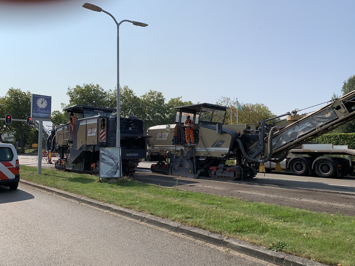 freesbedrijf's tweet photo. @freesbedrijf Vandaag gestart met de frees werkzaamheden op de Guido Gezellestraat in @Gem_Terneuzen voor onze partner @H4A_ , fijne samenwerking op deze mooie nazomerdag......morgen verder....... https://t.co/tovjt3m6Ur
