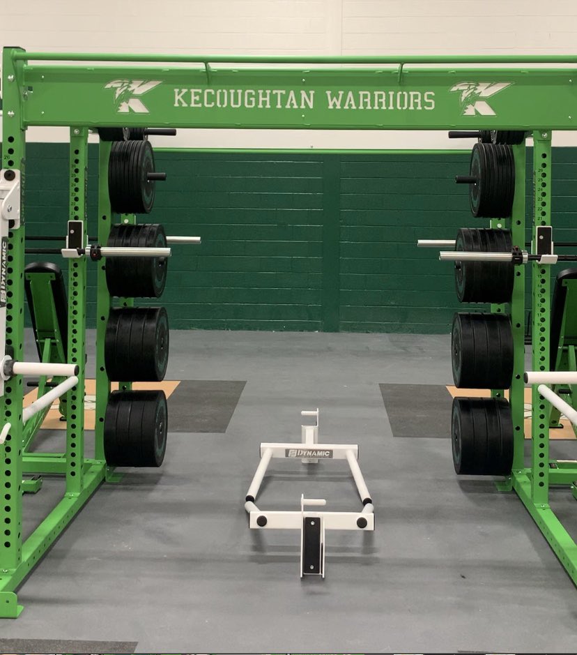 JeffSuper5's tweet photo. Great things happening at @KecoughtanHigh!! What a facility! @AthleticsKHS https://t.co/2EJPEW42M3