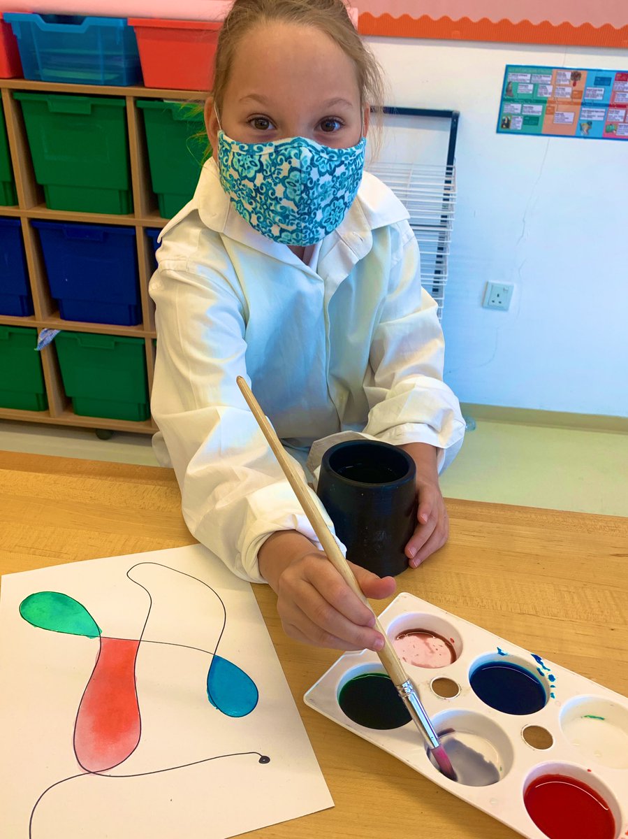 “Just make a mark and see where it takes you...” All artwork begins with just a dot! 🟣🟢🟡🟠🔴⚪️⚫️ #foremarkedubai #artatforemarke #takingyourpenforawalk #InternationalDotDay2020