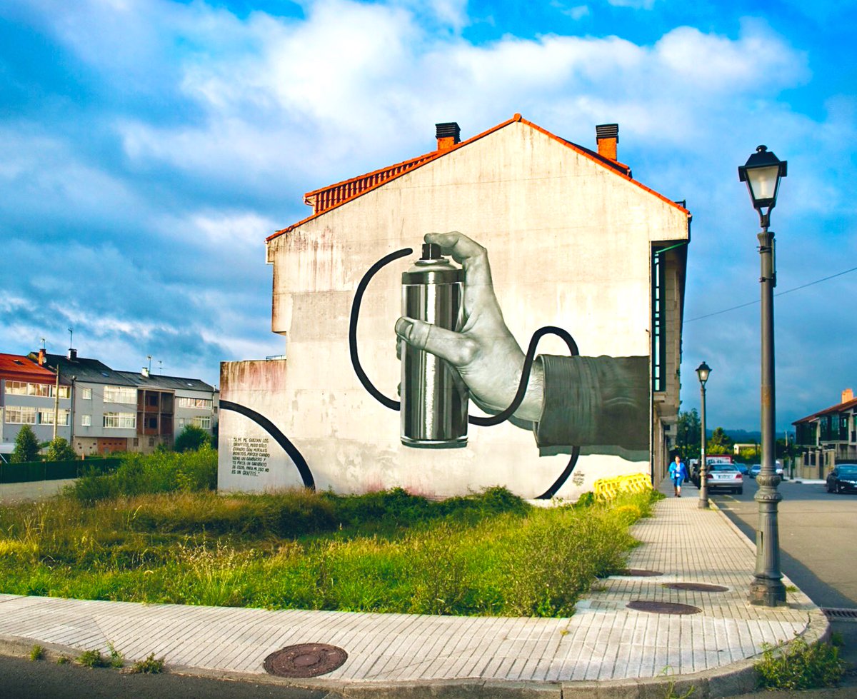 upandcomingpr's tweet photo. En Ordes (provincia de #ACoruña) está el festival de #UrbanArt #DesOrdesCreativas. Lo dirige @SOKRAM_Mutante y lo explica en #Global5 @rne 🎧 también la música de su banda @DiosketeCrew. Las fotos son murales #streetart de #ManoloMesa &amp; #Sekone,link 👉🏼👉👉🏾 https://t.co/ZVCDeuB9is https://t.co/5juaHKExAi