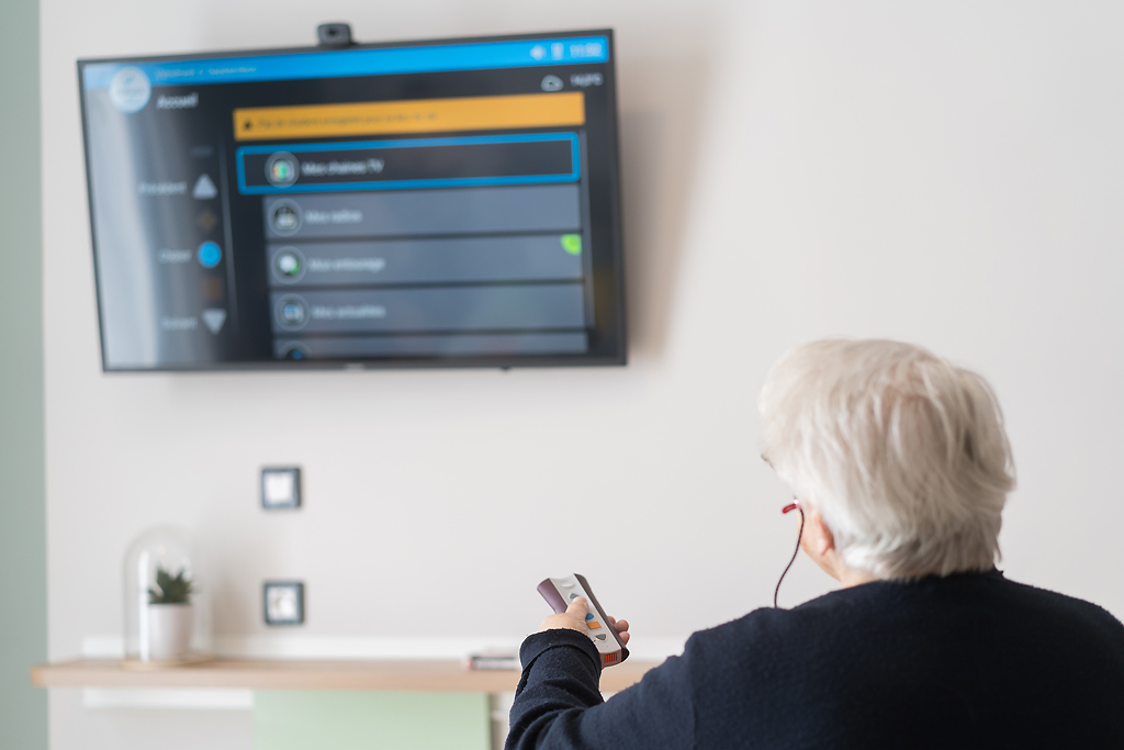 KorianFrance's tweet photo. [#Innovation] #Korian investit dans la #startup @Technosens aux côtés du @GroupeVyv pour développer des solutions digitales favorisant le lien social et enrichir les usagés liés au #digital pour les #seniors 📲  

#lesoinacoeur #technosens 

https://t.co/9lgGZ6eaTw https://t.co/ejyR0wOSyc