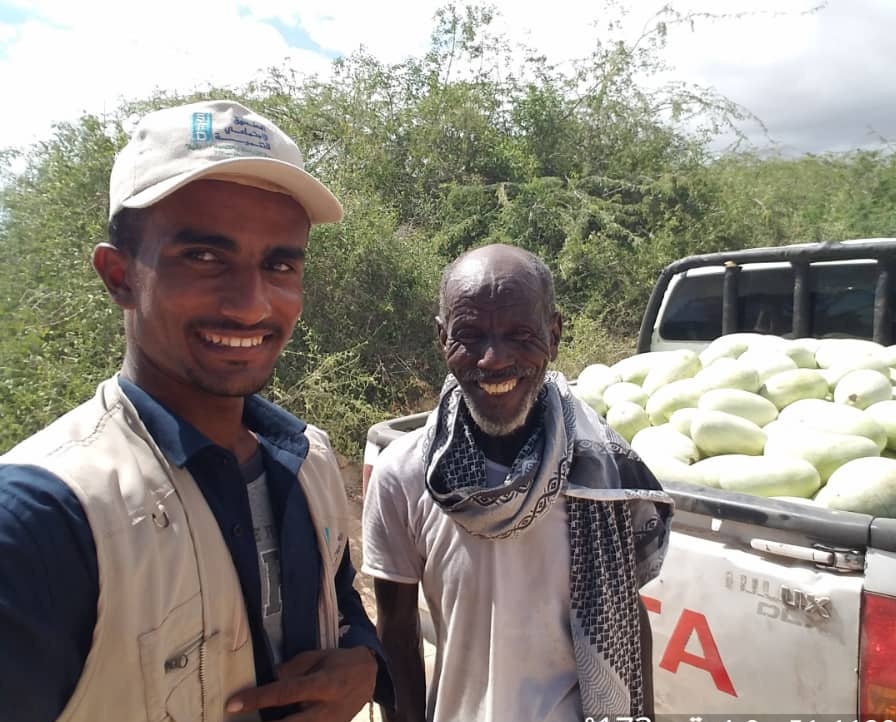 SFDYemen's tweet photo. يحصد مشروعنا لدعم الانتاج الزراعي لصغارالمزارعين #SAPREP ثماراجيدة مع تسخير المعرفةالحديثة والتكنولوجيا لبسطاء المزارعين بهدف توليد فرص اقتصادية ومصادر #كسب_المعيشة لتحقيق #التعافي_الاقتصادي ومستويات مستدامة من #الأمن_الغذائي و #التغذية في #اليمن

#GAFSP @AlbankAldawli

@FAOYemen https://t.co/G5mifs12VE